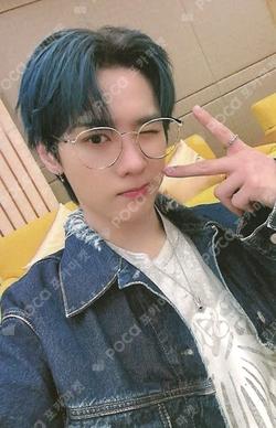 NCT KUN photocard image