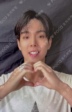LOVE ME SOUND WAVE LUCKY DRAW SHOWNU photocard image
