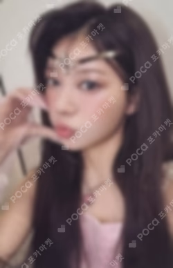 bomb YIZHIYU MOKA photocard image
