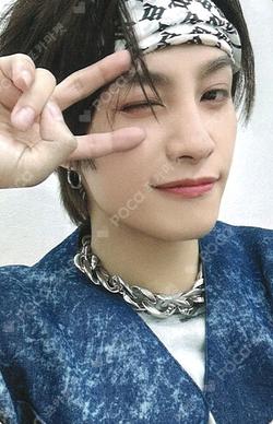 FREQUENCY BEANIE SET YANGYANG photocard image