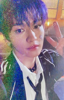 Stray Kids LEE KNOW photocard image