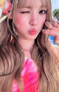 Hearts2Hearts YUHA photocard image