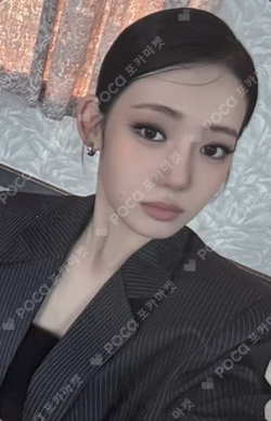 2026-27 BABYMONSTER WORLD TOUR [CHOOM] IN SEOUL PHOTOCARD COLLECT BOOK RORA photocard image