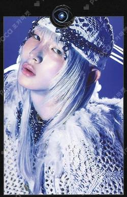 HUNTER RANDOM TRADING CARD Key photocard image