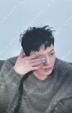 G-DRAGON OFFICIAL MEMBERSHIP 1ST FAM KIT [PETALS OF LOVE]