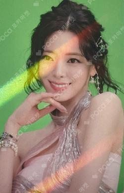 ITZY YUNA photocard image