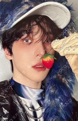 ATEEZ YUNHO photocard image
