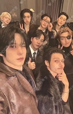 GOLDEN HOUR : Part.4 SET VER. ATEEZ OFFICIAL PLATFORM Unit photocard image