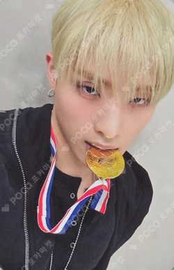 UNIQUE WHOSFAN KEEHO photocard image