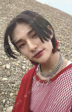 Stray Kids HYUNJIN photocard image