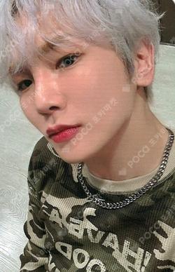 HUNTER KTOWN4U Key photocard image