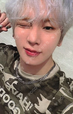 HUNTER KTOWN4U Key photocard image