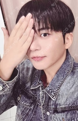 2026 ATEEZ FANMEETING [ATINY'S VOYAGE : TINY MYSTERY] IN SEOUL RANDOM PHOTOCARD PACK JONGHO photocard image