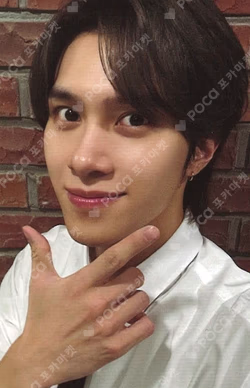 2026 SEASON'S GREETINGS RANDOM TRADING CARD SET A ver. HENDERY photocard image