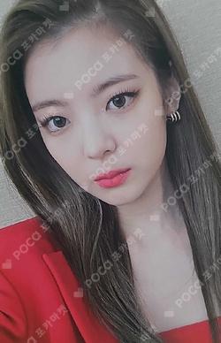 ITZY LIA photocard image