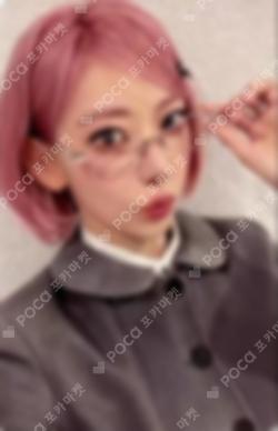 LE SSERAFIM SAKURA photocard image
