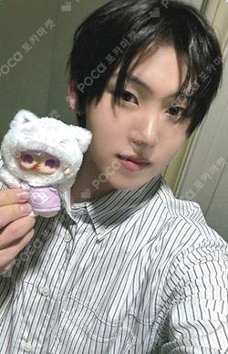 Imagen de la photocard de Kyehoon de KickFlip