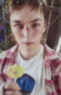 Seventeen VERNON photocard image