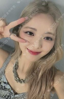 ITZY YUNA photocard image