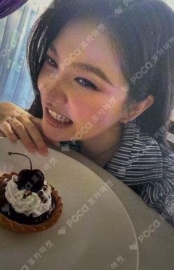 Red Velvet YERI photocard image