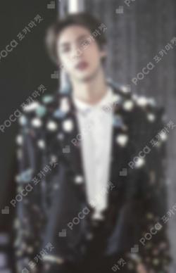 Imagen de la photocard de Jin de BTS