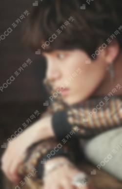 DICON PHOTOCARD 101 : CUSTOM BOOK / BEHIND BTS since 2018 (2018-2021 in USA) SUGA photocard image