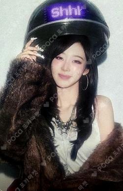 aespa POP-UP STORE "KISS N TELL" RANDOM PHOTOCARD_A ver. GISELLE photocard image