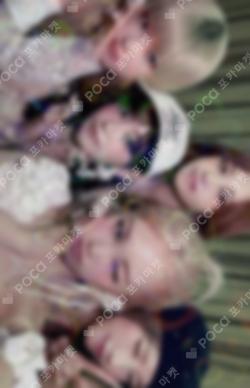 LE SSERAFIM Unit photocard image