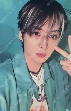 THIS & THAT & VER. LEE KNOW photocard image