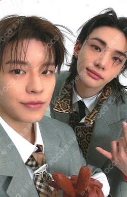 THIS & THAT POP-UP STORE LUCKY DRAW Unit photocard image