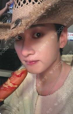 INEVITABLE iminitv EUNHYUK photocard image