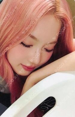 2:LOVE MAKESTAR ISA photocard image