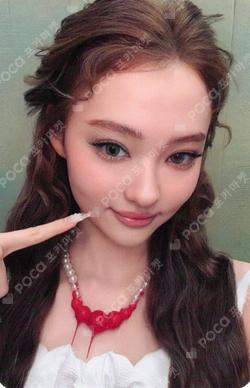 BITE NOW MAKESTAR ELLA photocard image