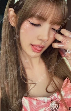 Hearts2Hearts YUHA photocard image