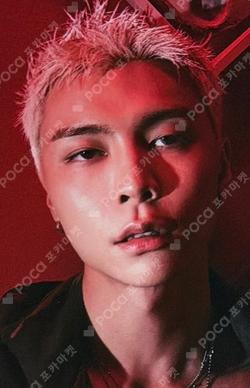 BLINGY YPBOOKS JOHNNY photocard image