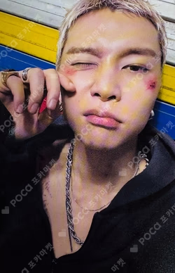 BLINGY CALL 127 Ver. JOHNNY photocard image