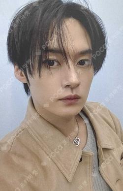 Stray Kids LEE KNOW photocard image