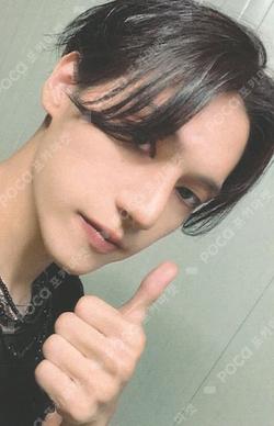 ATEEZ METAL PIN SET - VOYAGE EDITION WOOYOUNG photocard image