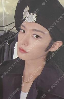 Stray Kids LEE KNOW photocard image
