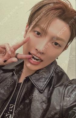 2025 ATEEZ WORLD TOUR [TOWARDS THE LIGHT : WILL TO POWER] FINALE IN SEOUL [PLAYCODE] TOKTOQ SHOP HONGJOONG photocard image