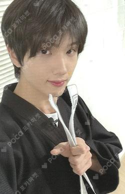 Beat It Up iminitv JISUNG photocard image