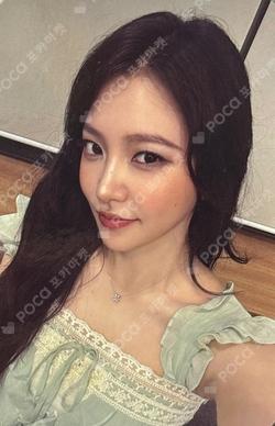 Red Velvet YERI photocard image