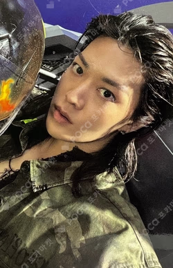 BLINGY Photobook Ver. BLINGY JETS Ver. YUTA photocard image