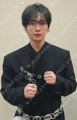 Stray Kids LEE KNOW photocard image