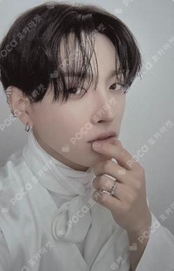 ATEEZ X ANITEEZ POP-UP STORE ANITEEZ IN Deja Vu LIGHT STICK COVER HONGJOONG photocard image