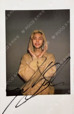 Universe YIZHIYU WINNER JOHNNY photocard image