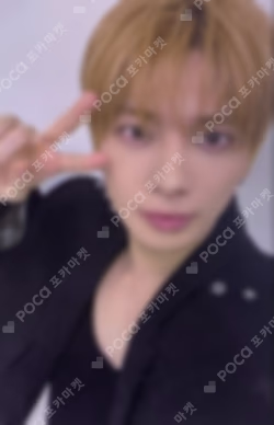 7TH YEAR: A Moment of Stillness in the Thorns YIZHIYU