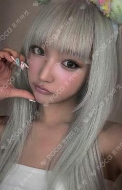 Imagen de la photocard de JIYU de KiiiKiii