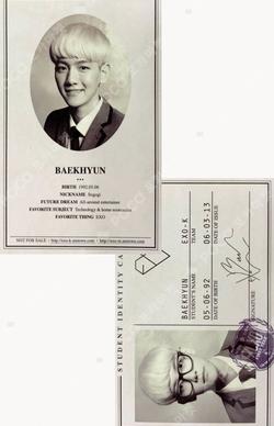 Imagen de la photocard de BAEKHYUN de EXO