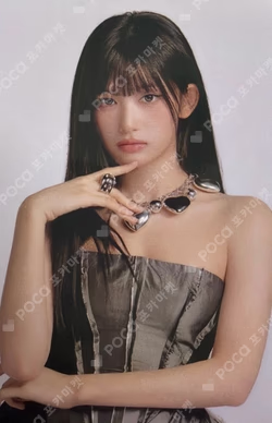 IVE WORLD TOUR [SHOW WHAT I AM] IN JAPAN RANDOM TRADING CARD